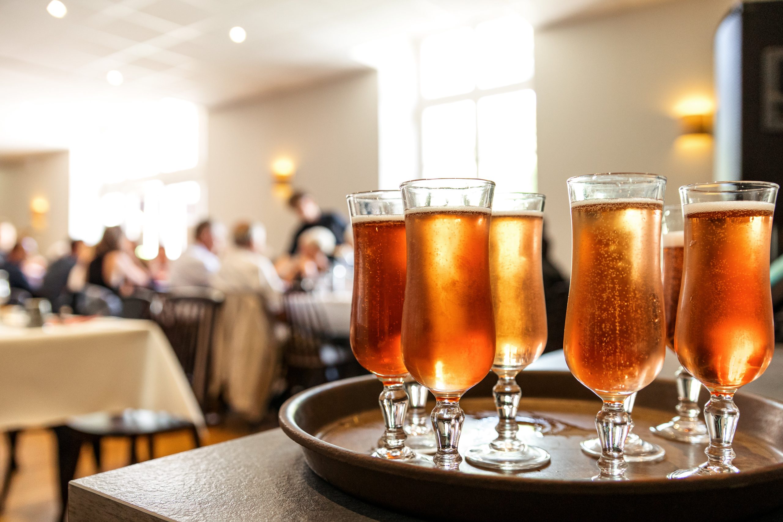 Restaurant l'orée du parc à Becherel - la grange - les repas de famille - kir royal